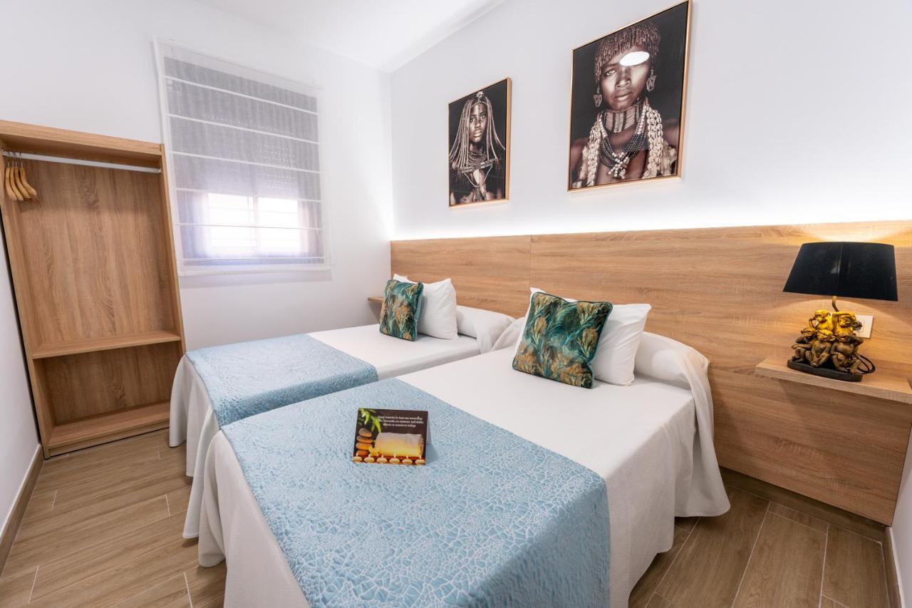 Hostal Romerito Malaga Exterior photo