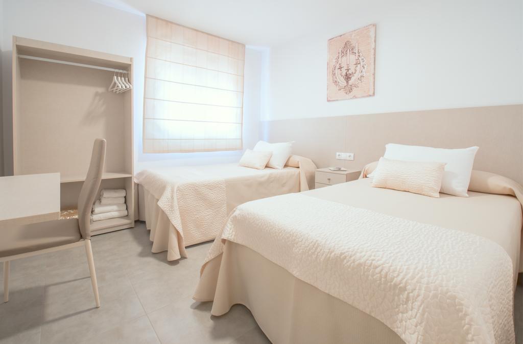 Hostal Romerito Malaga Exterior photo
